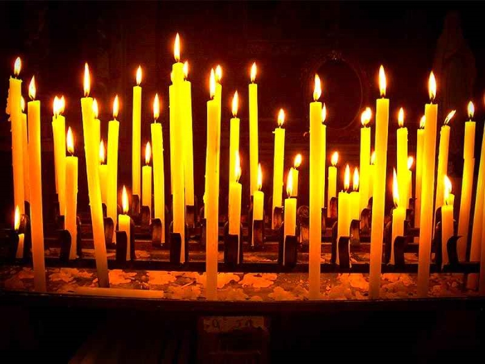 Цілющі свічки в церкві на свято Стрітення