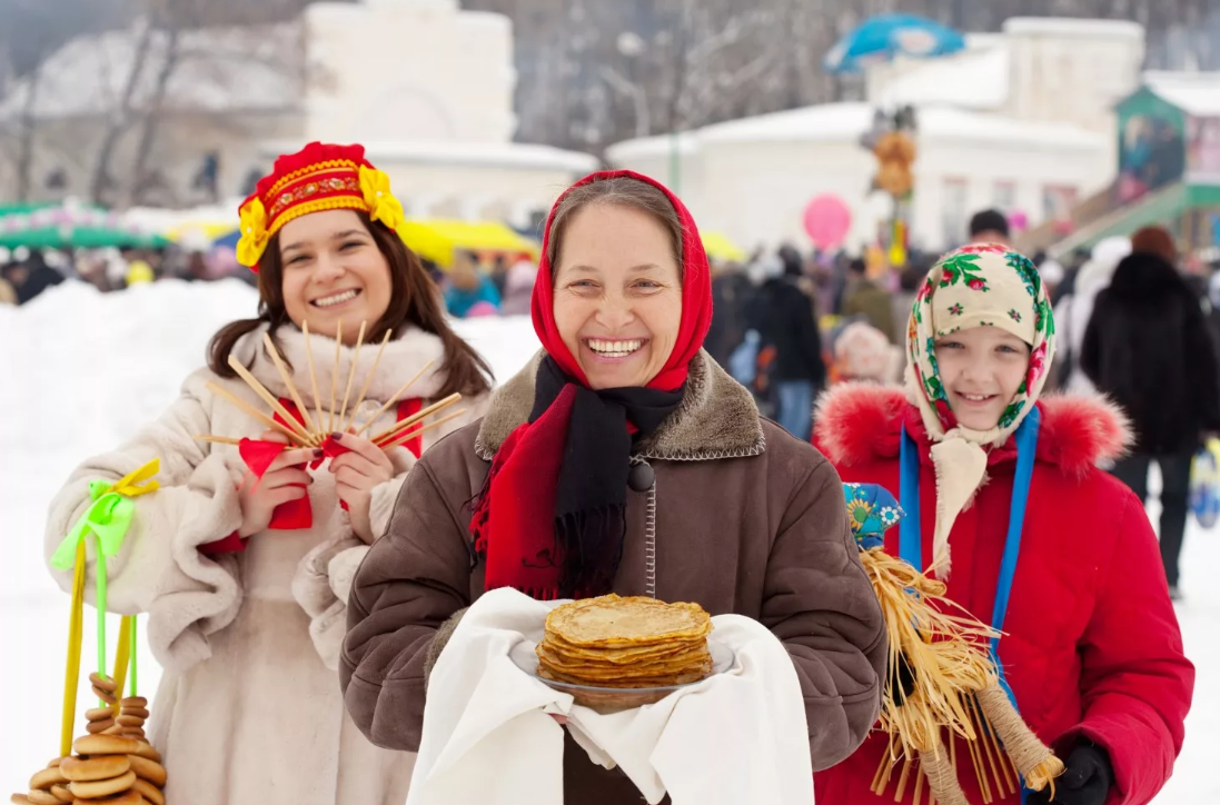 Жінки святкують Масляну в Україні